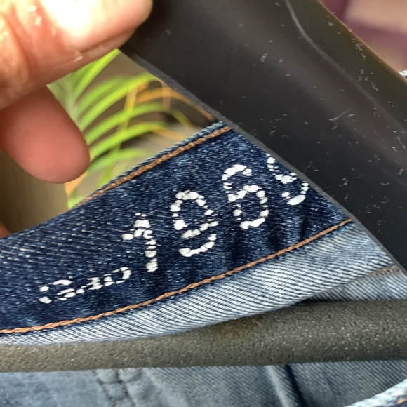 GAP DISTRESS JEANS - Picture 4 of 8